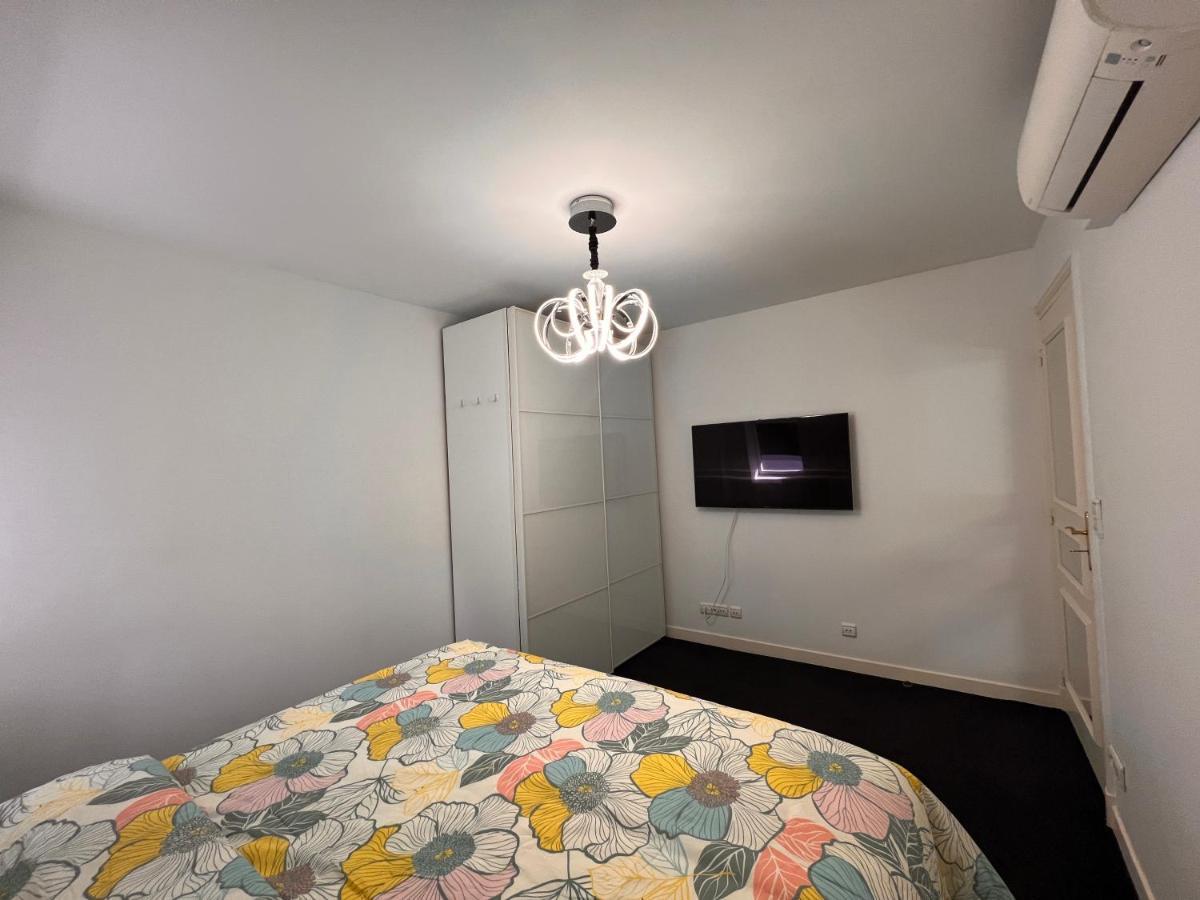 Appartement Champs-Elysees - Hala Париж Екстериор снимка